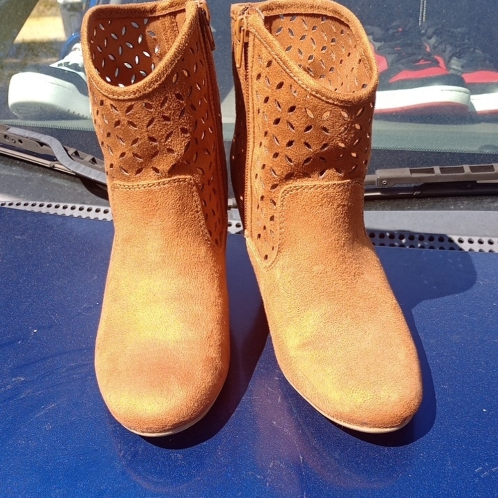 Women's Tan Ankle Boots